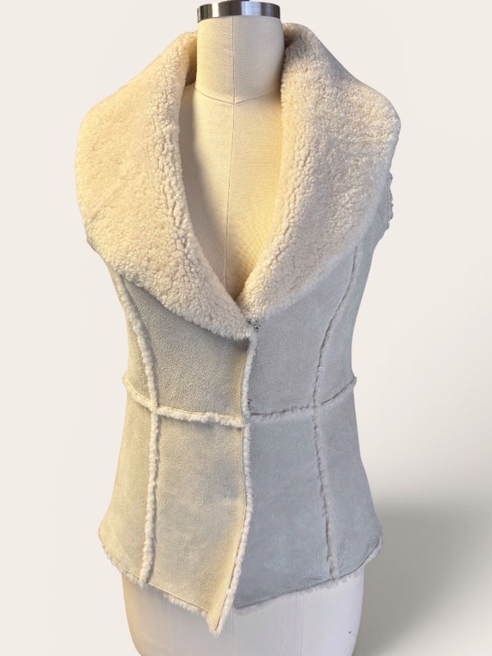 Lafayette 148 Beige Lambskin Cream Shearling Vest Size Small - Picture 13 of 13